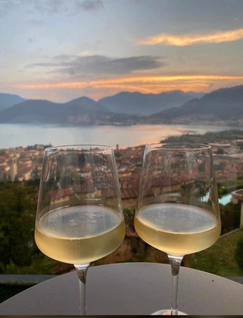 Il Cubo Di Anja Home Of Amazing View Pisogne Exterior photo