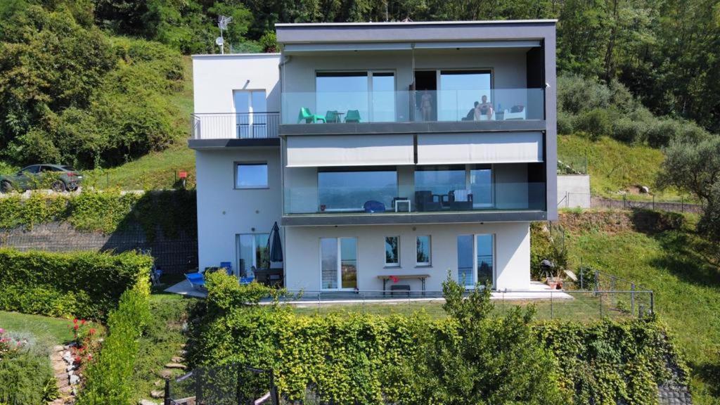 Il Cubo Di Anja Home Of Amazing View Pisogne Exterior photo